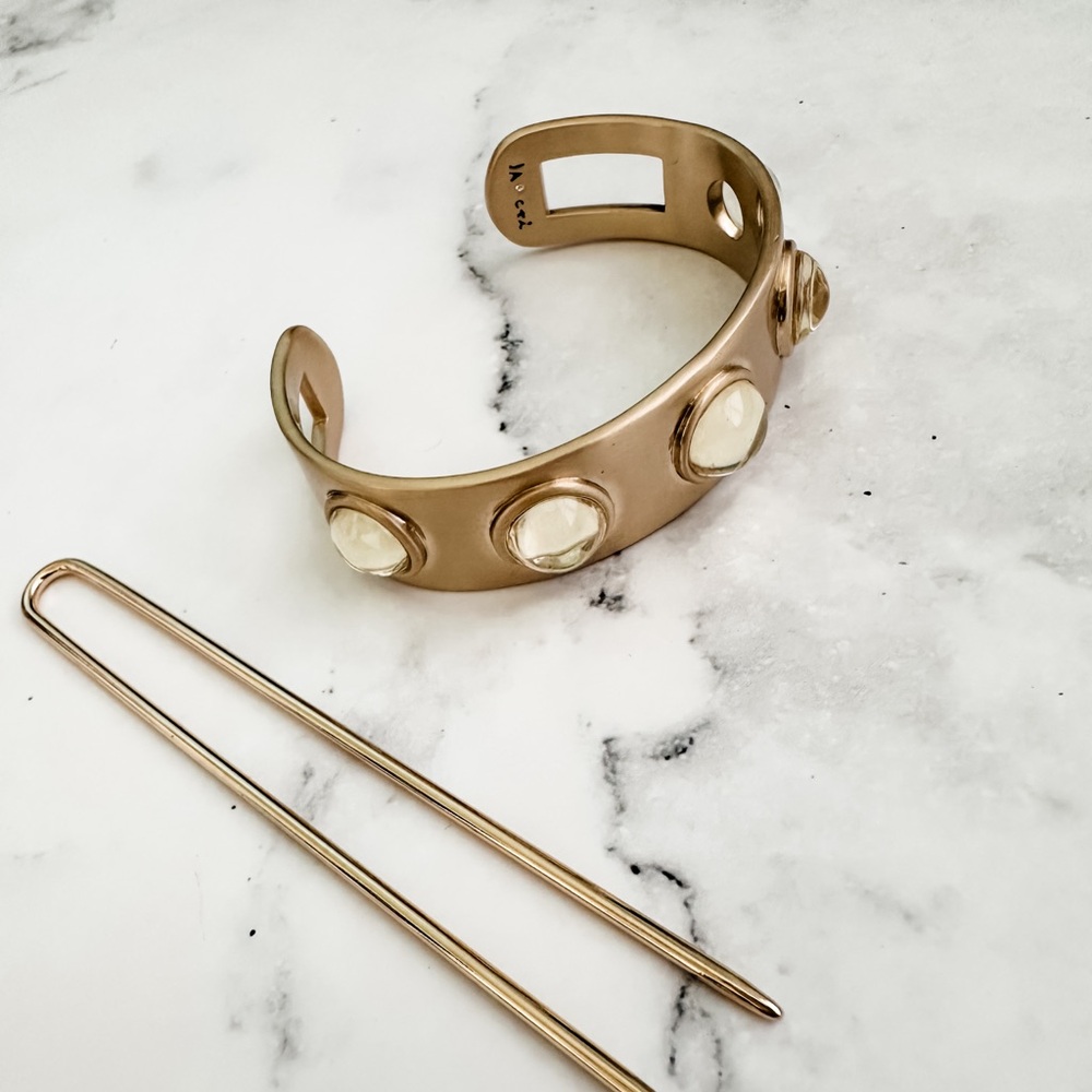 ✨4/$20 Chloe + Isabel x Jen Atkin Bun Cuff